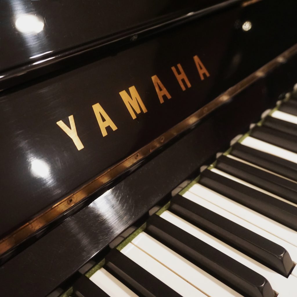 Yamaha U3H – 2251928 – Close up