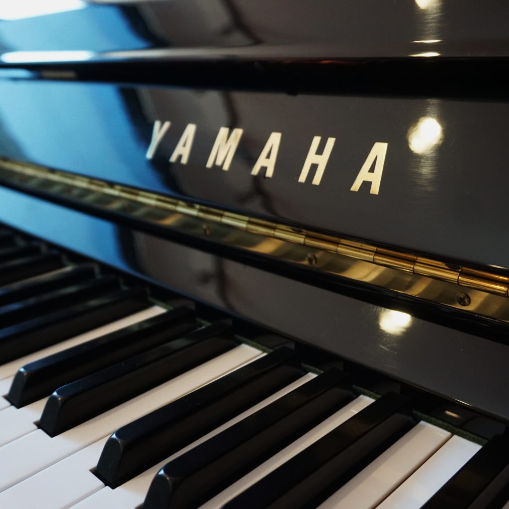 Yamaha U1A – 4029620 – Close up (1)